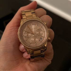 Elegant Micheal Kors Gold Watch